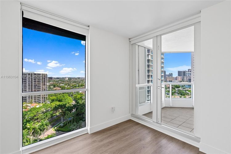 South Tower at the Point #1903 image #27