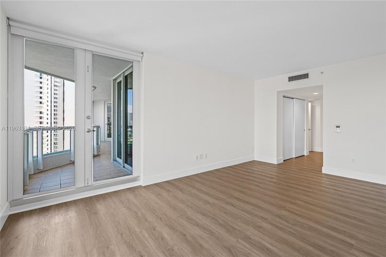 South Tower at the Point #1903 image #28