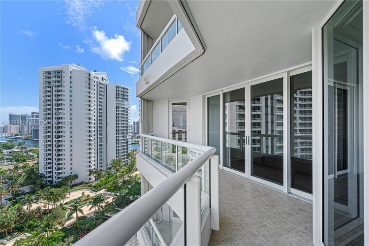 South Tower at the Point #1903 image #42