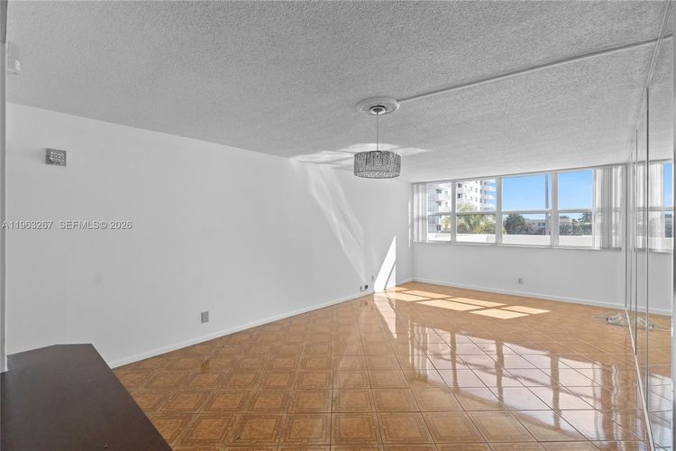 Trafalgar Towers #208 image #29