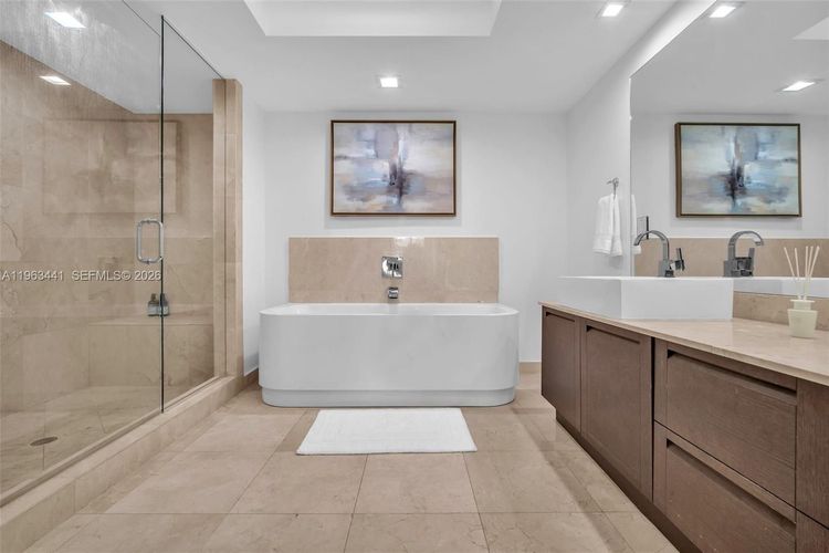 St. Tropez Sunny Isles Beach #TH-205 image #12