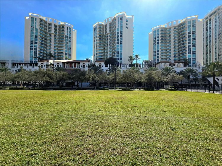 St. Tropez Sunny Isles Beach #TH-205 image #19