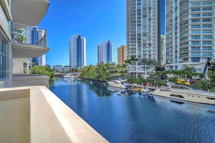 St. Tropez Sunny Isles Beach #TH-205 image #25