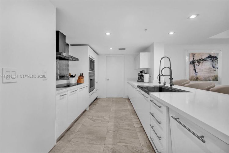 St. Tropez Sunny Isles Beach #TH-205 image #32
