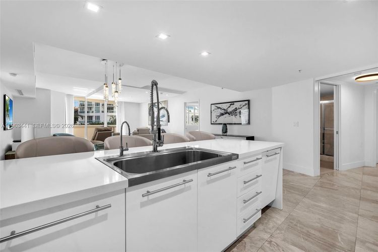 St. Tropez Sunny Isles Beach #TH-205 image #35