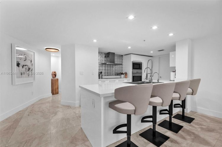 St. Tropez Sunny Isles Beach #TH-205 image #36