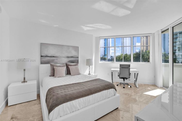 St. Tropez Sunny Isles Beach #TH-205 image #52