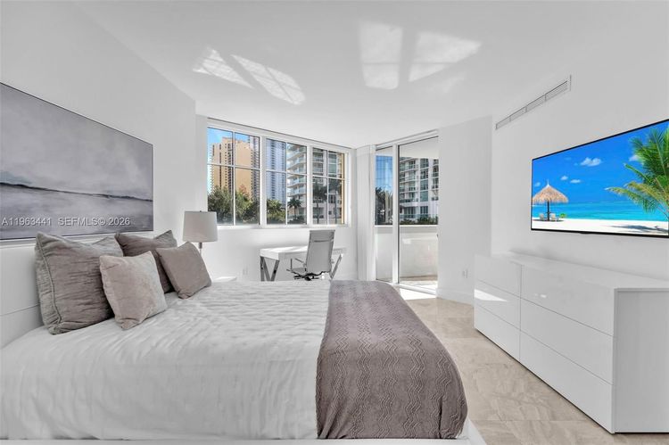 St. Tropez Sunny Isles Beach #TH-205 image #53