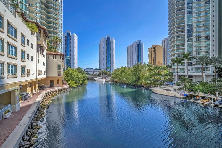 St. Tropez Sunny Isles Beach #TH-205 image #84