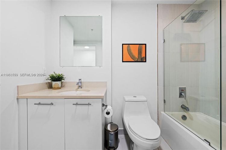 Midblock Condominium #1113 image #12