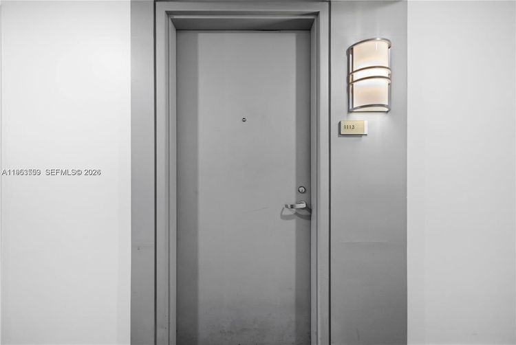 Midblock Condominium #1113 image #22