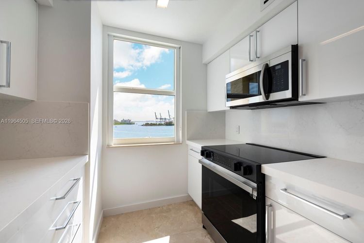 Yacht Club at Portofino #902 image #6