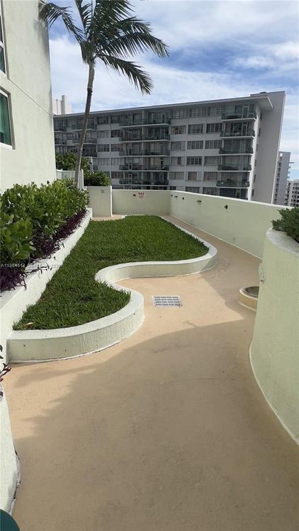 Emerald at Brickell #1504 image #18