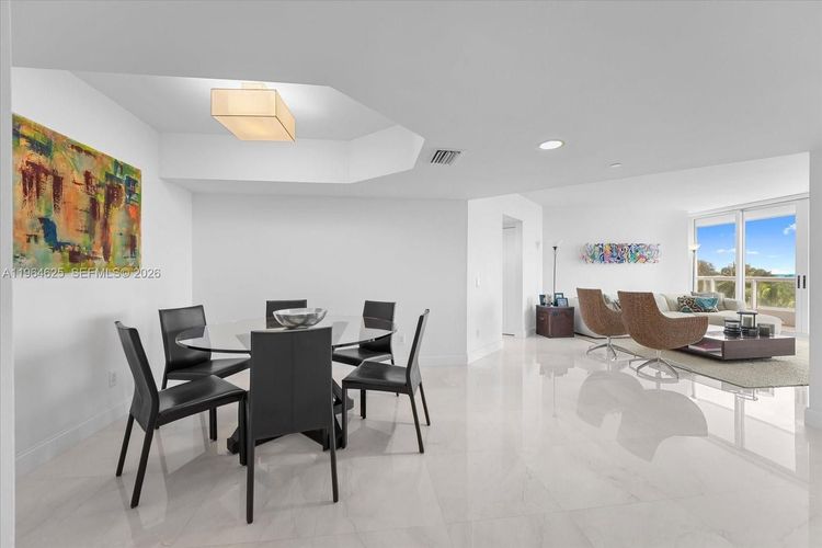 South Tower at the Point #802 image #11