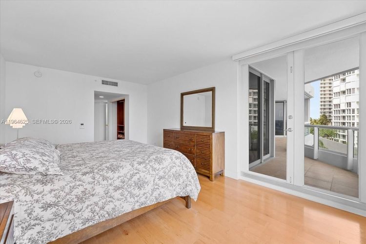 South Tower at the Point #802 image #22