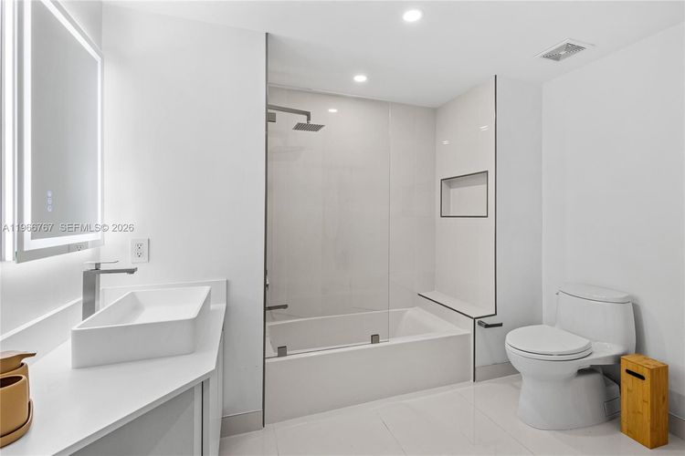 Grand Venetian #501 image #15