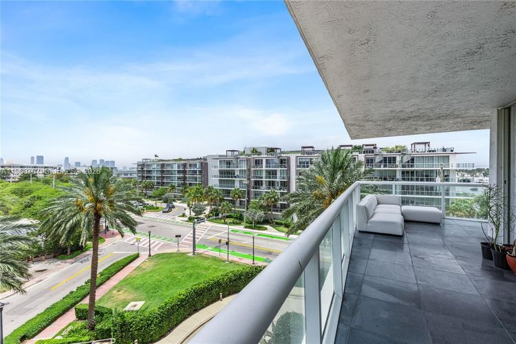 Grand Venetian #501 image #21