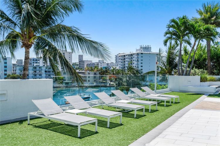 Grand Venetian #501 image #23