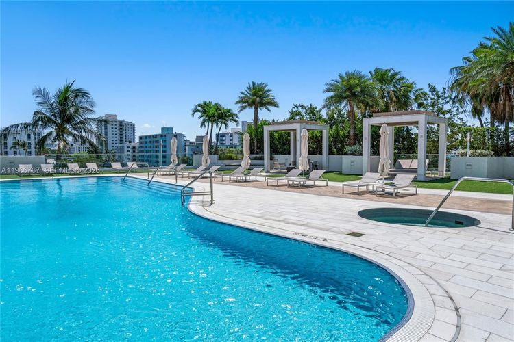 Grand Venetian #501 image #25