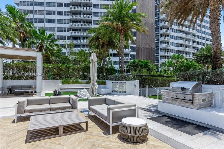 Grand Venetian #501 image #29