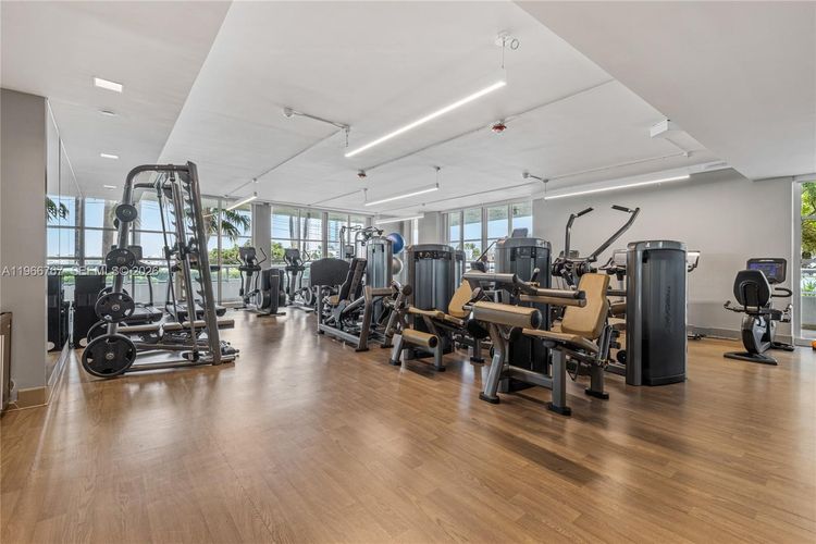 Grand Venetian #501 image #32