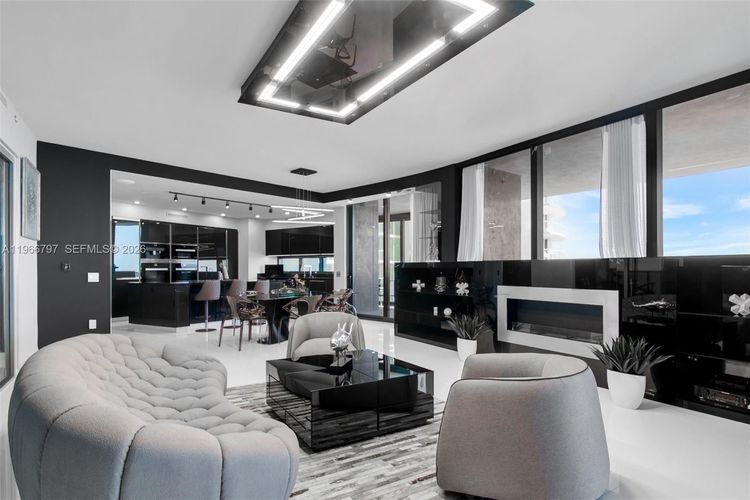 Porsche Design Tower #1605 image #12