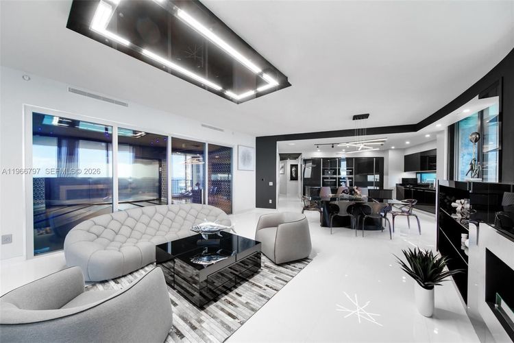 Porsche Design Tower #1605 image #13