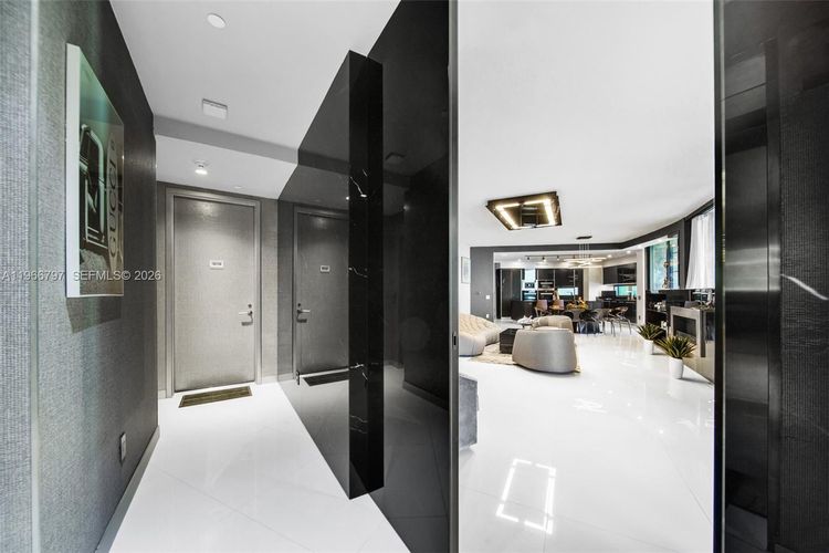 Porsche Design Tower #1605 image #14