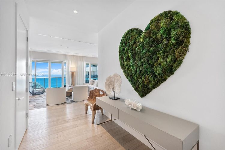 1 Hotel & Homes #PH-1612 image #10