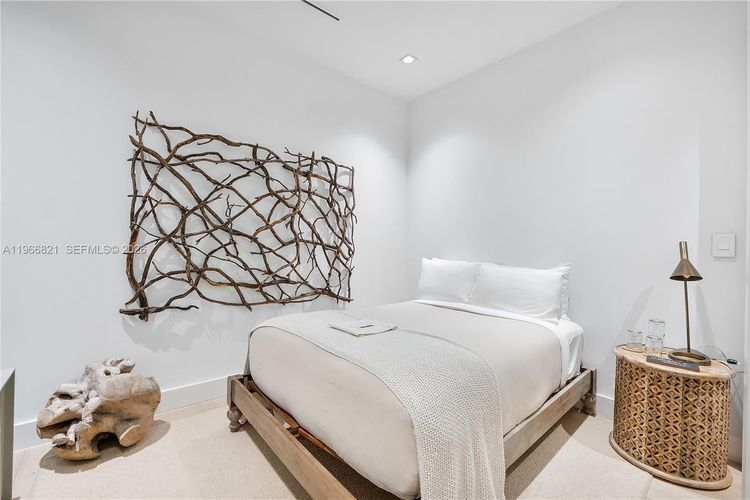 1 Hotel & Homes #PH-1612 image #31