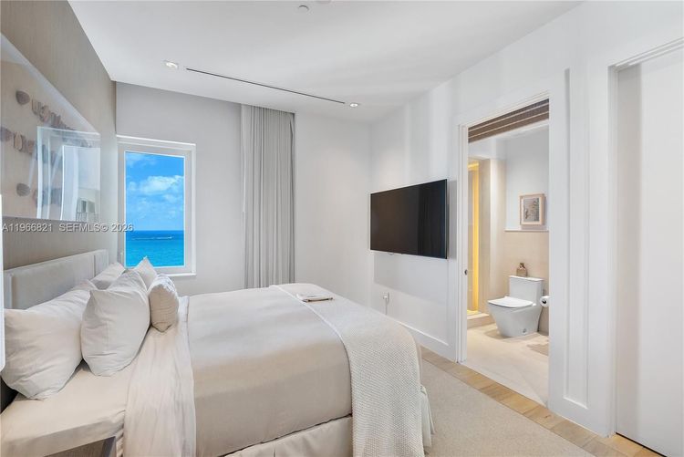 1 Hotel & Homes #PH-1612 image #33