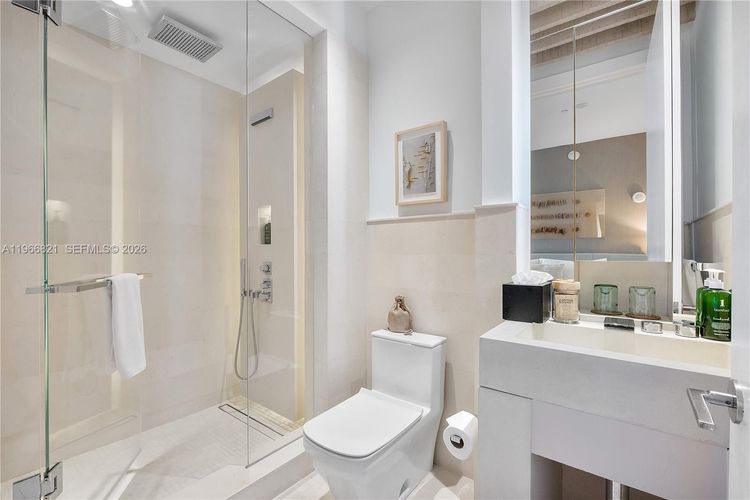 1 Hotel & Homes #PH-1612 image #35
