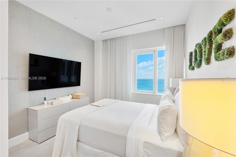 1 Hotel & Homes #PH-1612 image #38
