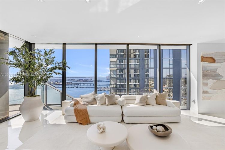 Aria Reserve South Tower #4007 image #7