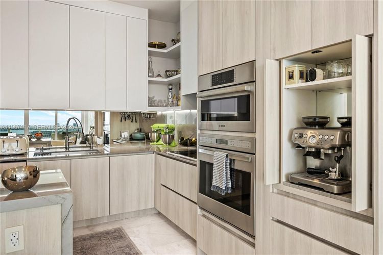 Paramount Bay #3407 image #13