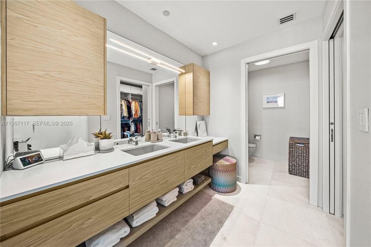 Paramount Bay #3407 image #18