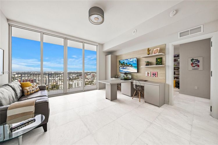 Paramount Bay #3407 image #21