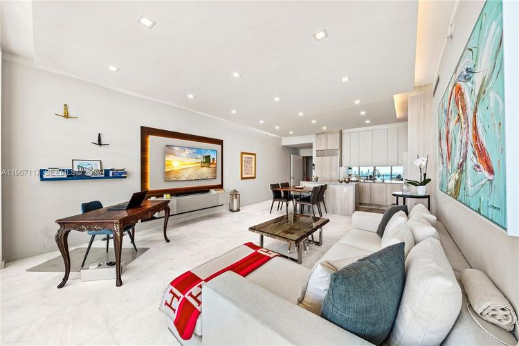 Paramount Bay #3407 image #7