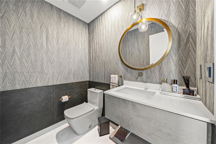 Paramount Bay #3407 image #9