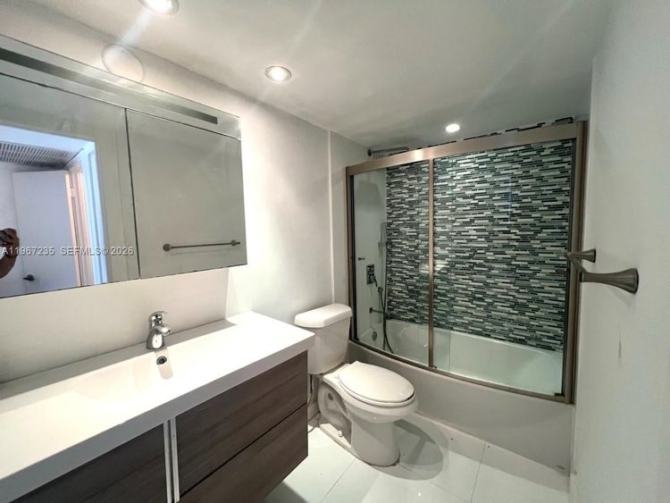 Oceanside Plaza #9Y image #16