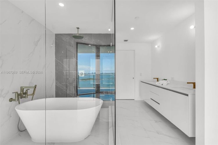 Aria Reserve South Tower #1806 image #13