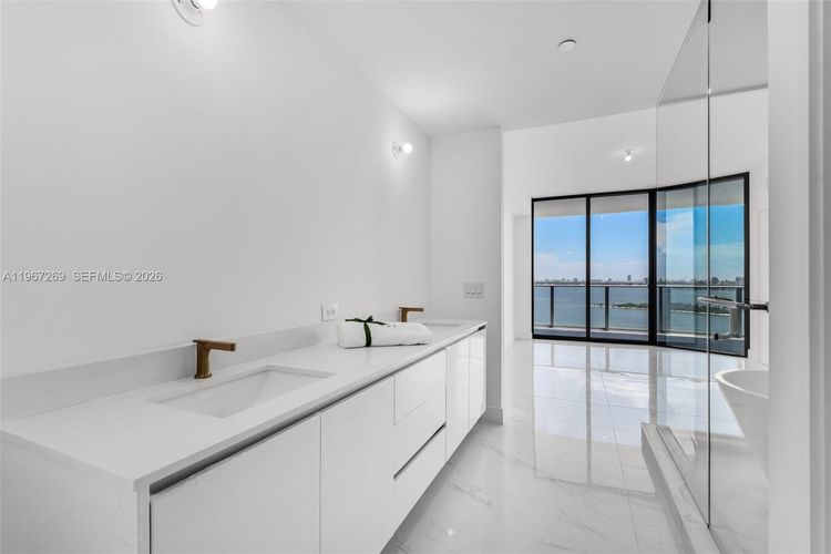 Aria Reserve South Tower #1806 image #16