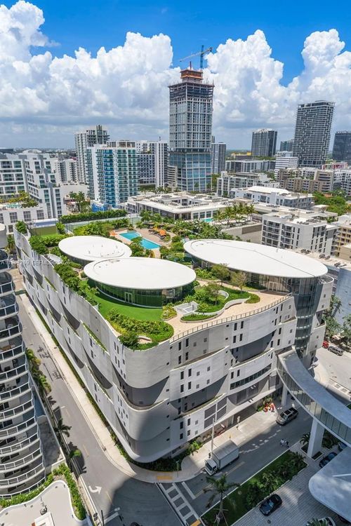 Aria Reserve South Tower #1806 image #36