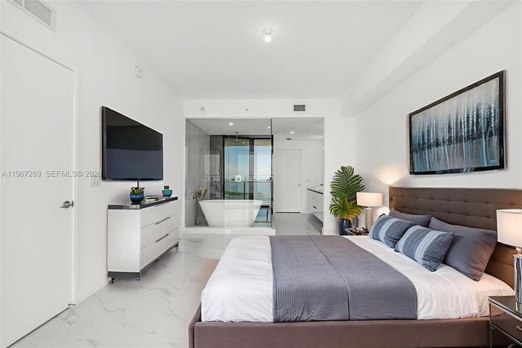 Aria Reserve South Tower #1806 image #9