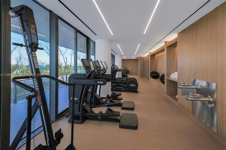 Eighty Seven Park #606 image #13