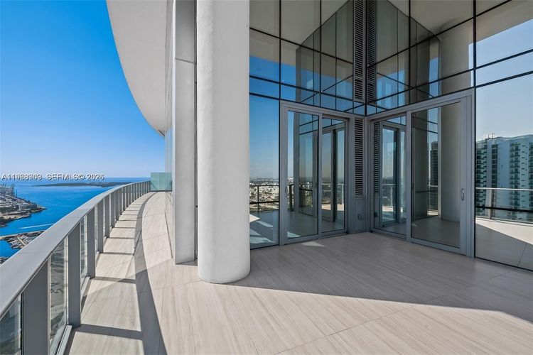 Paramount Miami Worldcenter #5001 image #9