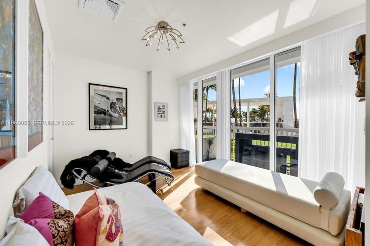 Harbour House #102 image #12