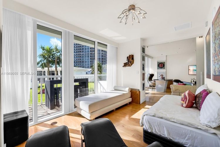 Harbour House #102 image #13