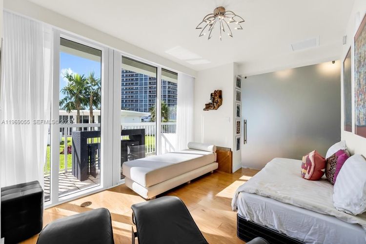 Harbour House #102 image #15