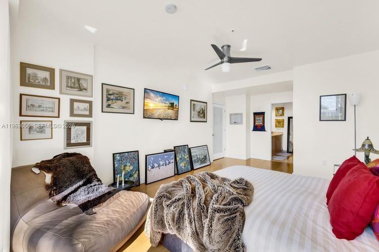 Harbour House #102 image #19